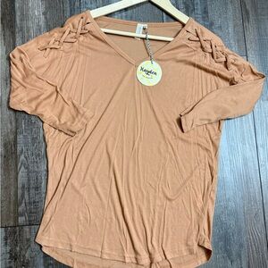 Hayden Los Angeles Quarter Length Sleeve Blush Top Size Medium